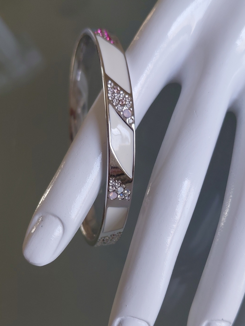 Swarovski Crystal Rhodium Plated /Silver- Tone Enamel Bangle Bracelet M - Picture 4 of 7